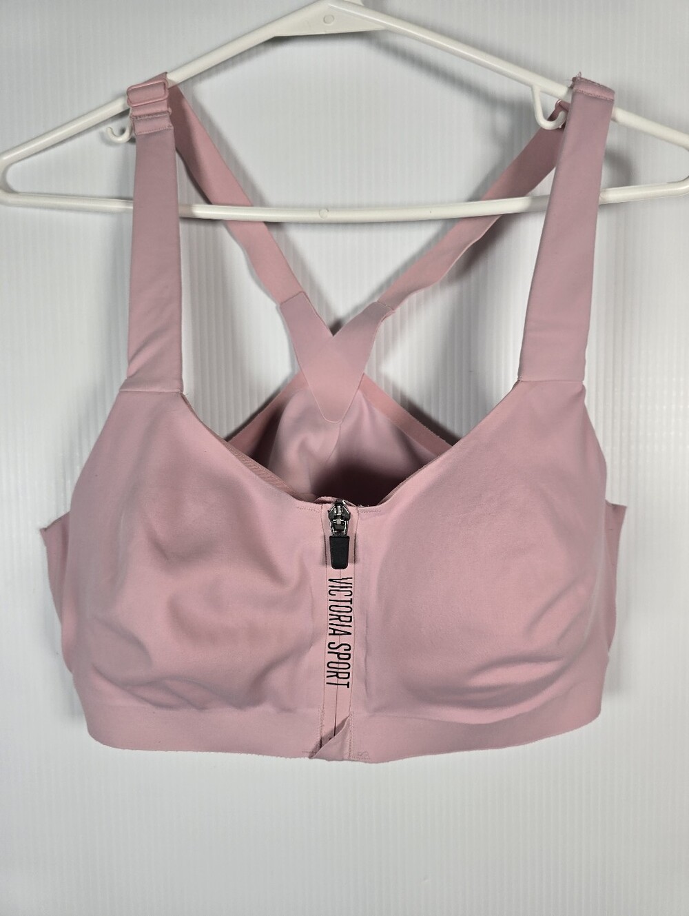 NWOT Victoria Sport VSX Knockout Front- Close Sports Bra Dusty Pink 38C